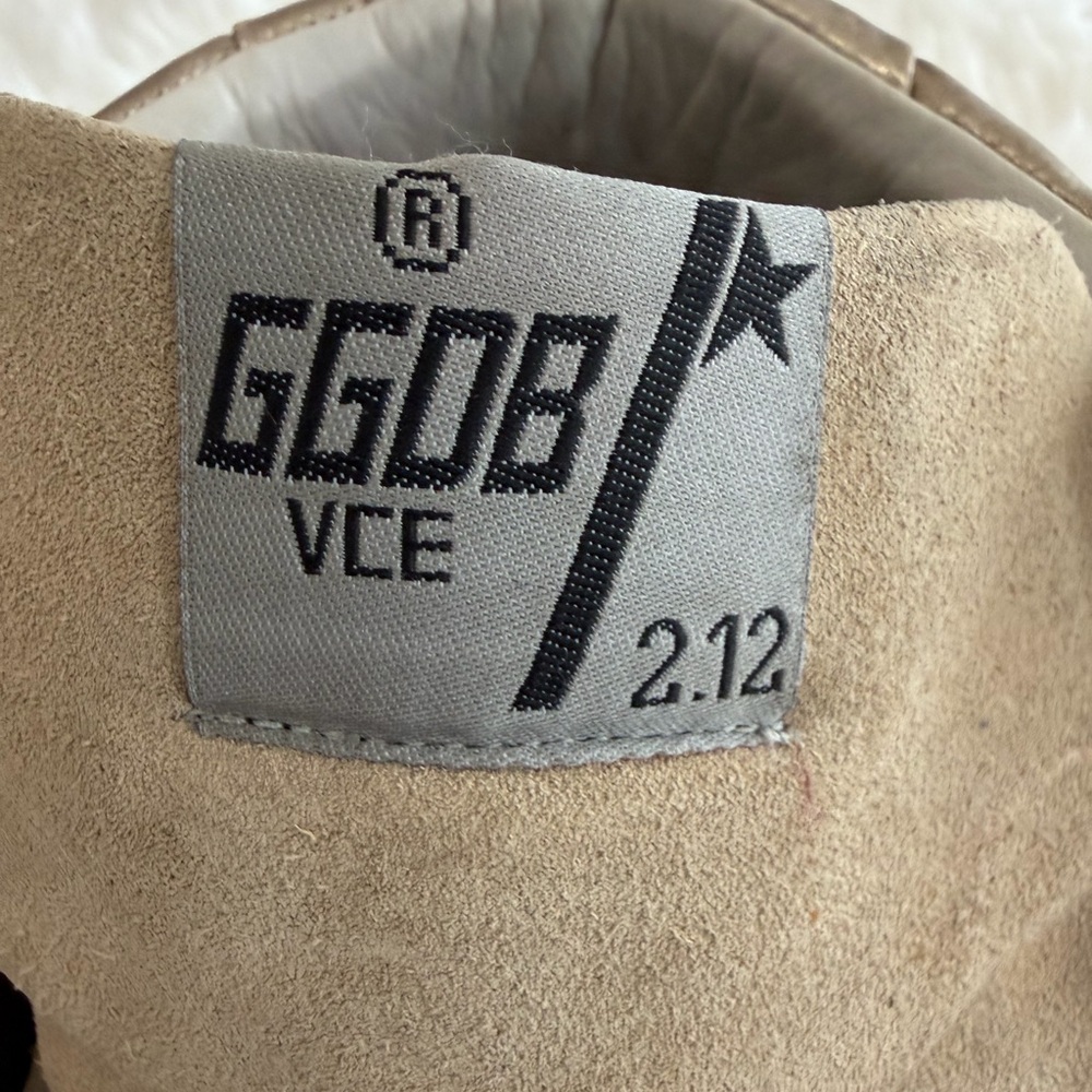 Golden Goose Deluxe Brand (GGDB) - VCE
2.12 High-Top Sneakers
Size: 41 US 11 - Picture 3 of 13